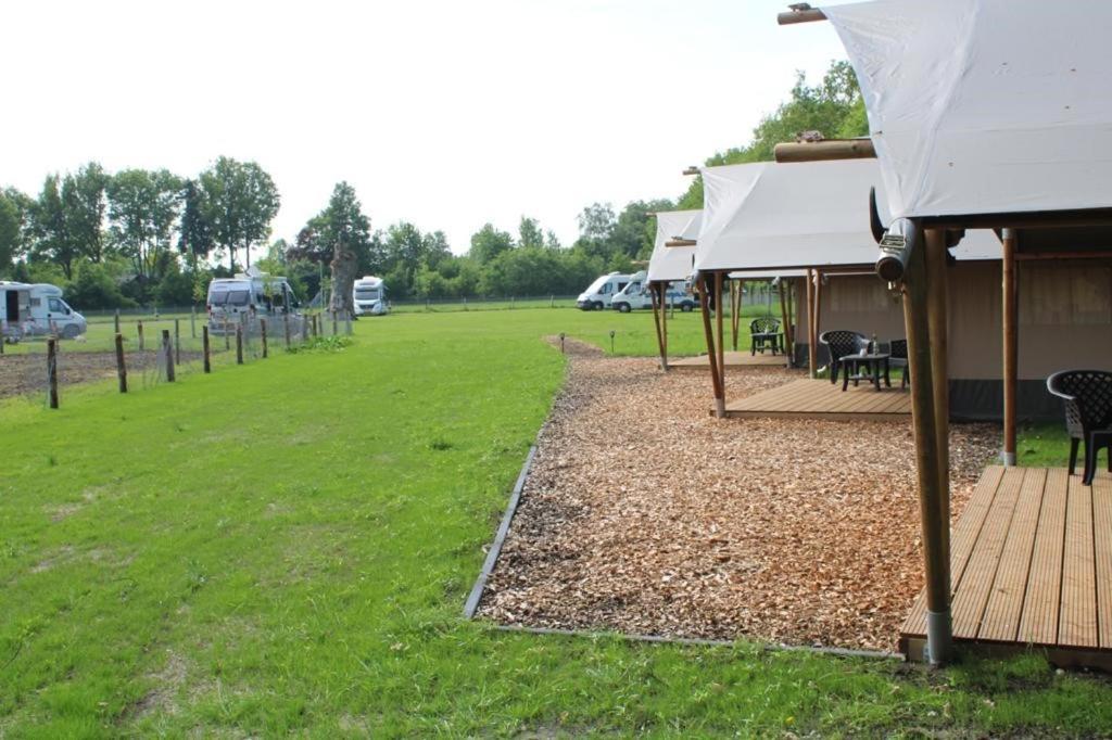 Camping De Waterbuffelfarm Oldemarkt Quarto foto